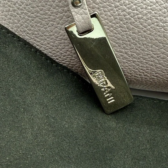 Woman's Elegant Business Leather Shoulder Pink Bag - Crafted by Ripani - Picture 2 of 16